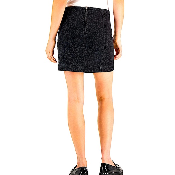 Juniors' Seamed Mini Skirt - Picture 3 of 3